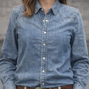 H&M Denim Button-Down Shirt | Women’s Size 4 (EUR 36) | 100% Cotton